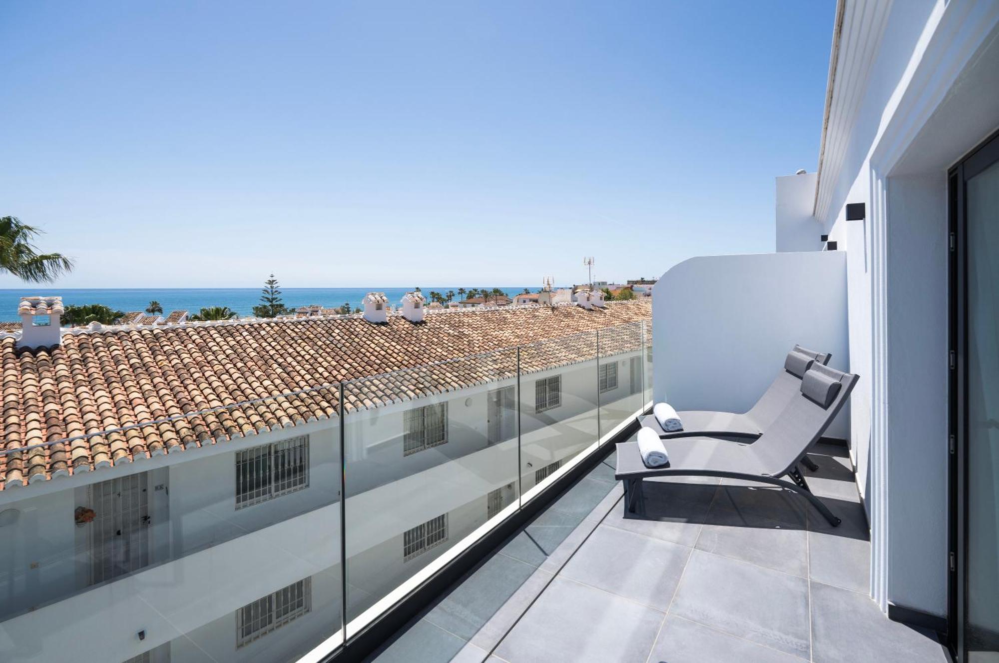 The Orange House Boutique Hotel And Upstairs Rooftop Bar Center Of La Cala De Mijas 100M From The Beach Екстер'єр фото