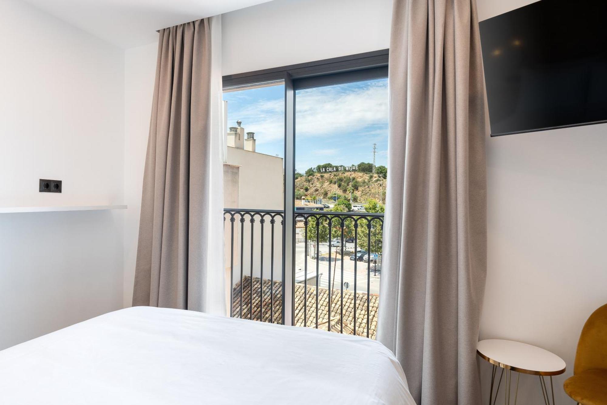The Orange House Boutique Hotel And Upstairs Rooftop Bar Center Of La Cala De Mijas 100M From The Beach Екстер'єр фото